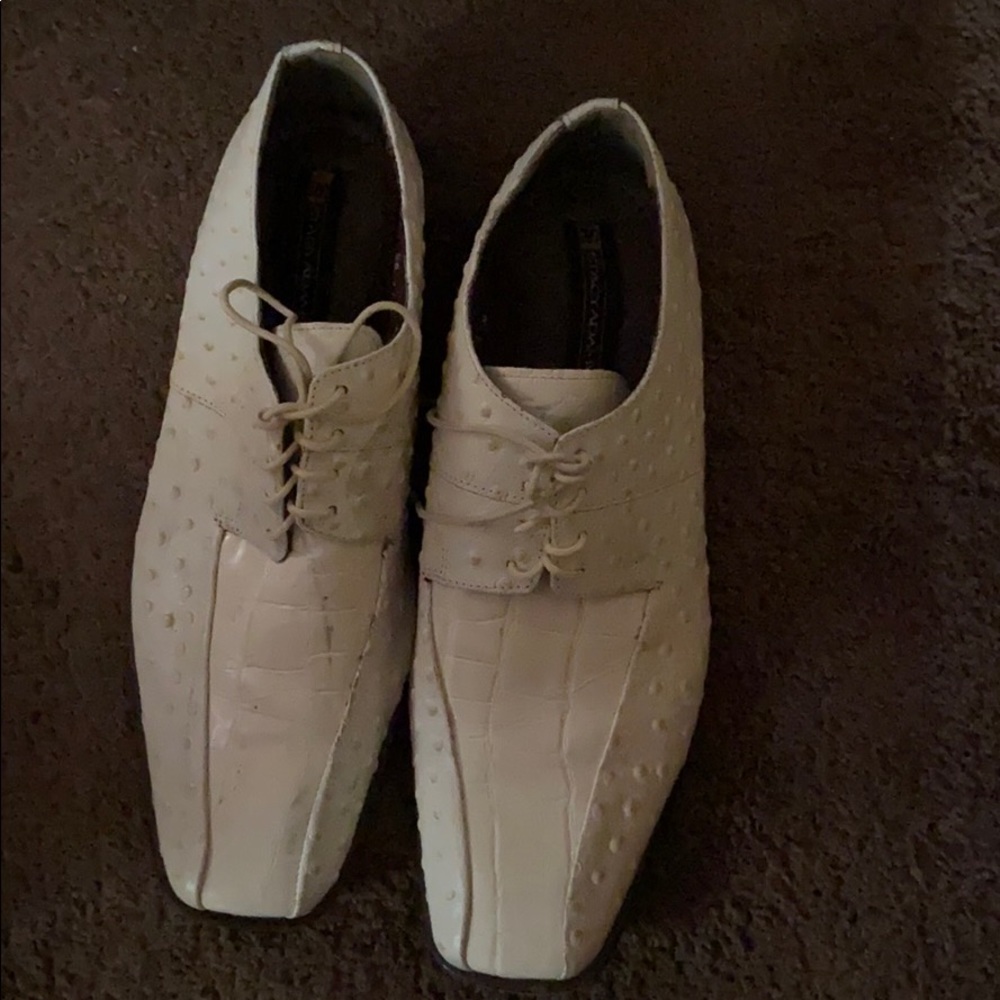 Stacy Adams creme color